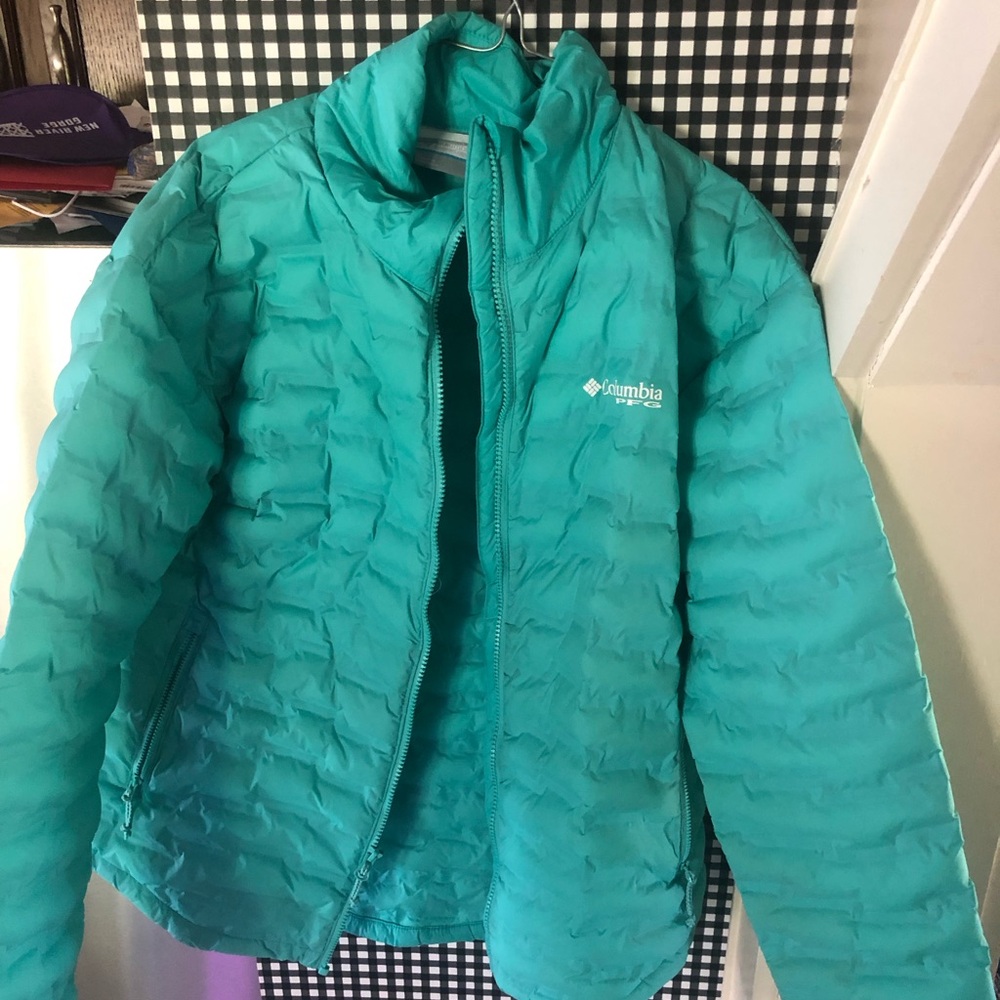 Mint green Columbia puffy jacket in women’s small